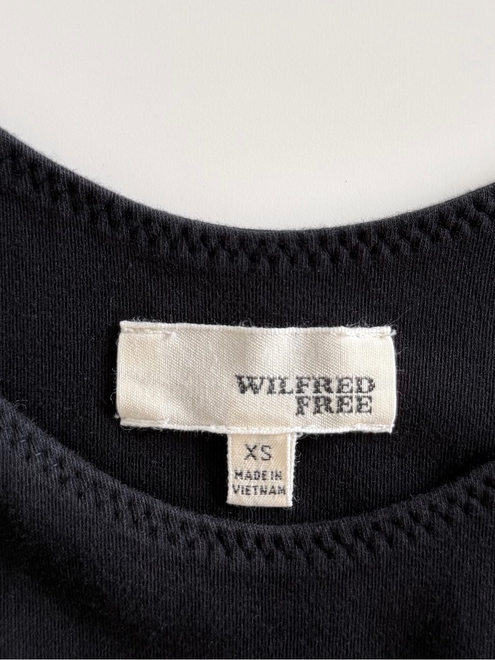 Aritzia Wilfred Free Shannon Cutout Crop Tank Top Black Size XS Y2K - Picture 5 of 9